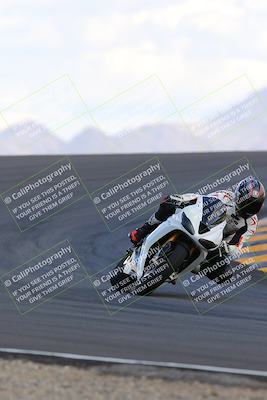 media/Oct-03-2022-Moto Forza (Mon) [[5f077a3730]]/Intermediate Group/Session 5 (Turn 12)/